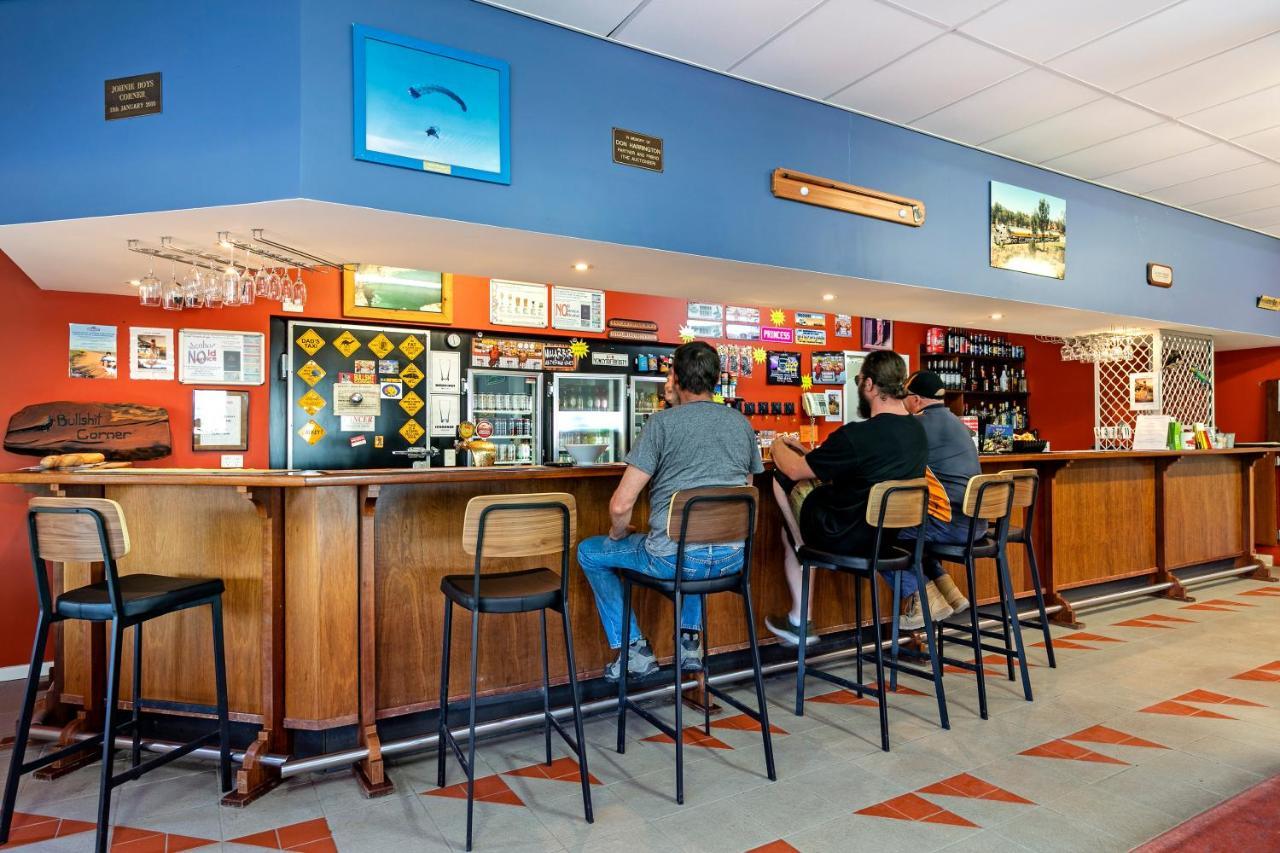 Border Village Roadhouse 외부 사진